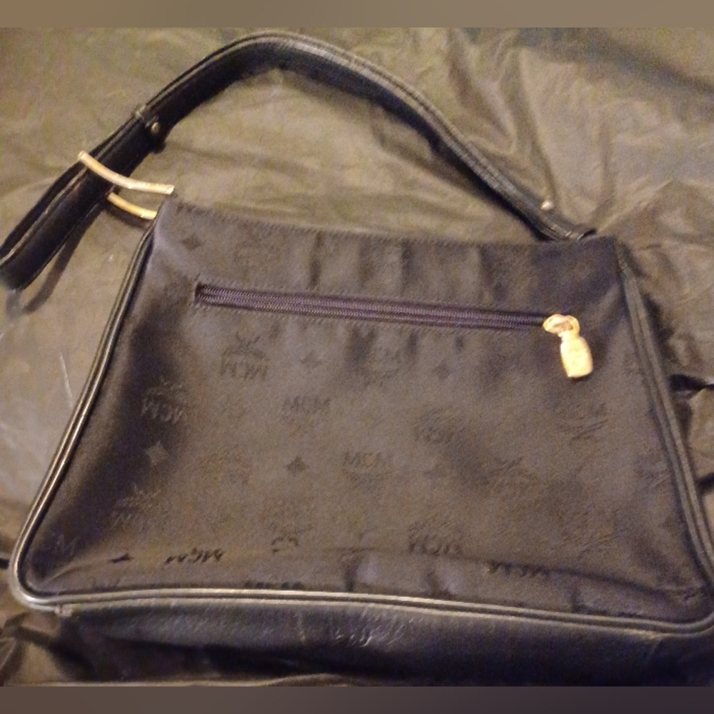 MCM Black and Gold Shoulder Bag - Picture 2 of 11